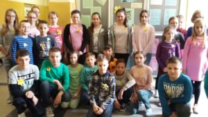 Zdjęcie grupowe uczniów